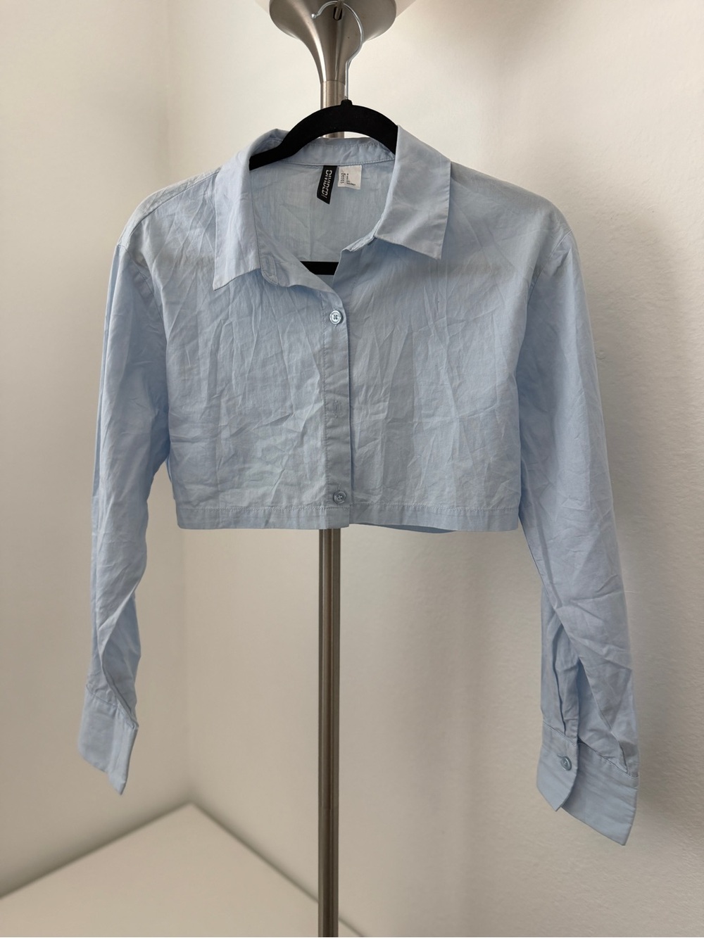 H&M Light Blue Cropped Button-Up Shirt